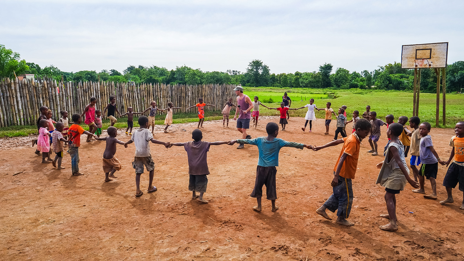 Récréation avec les enfants