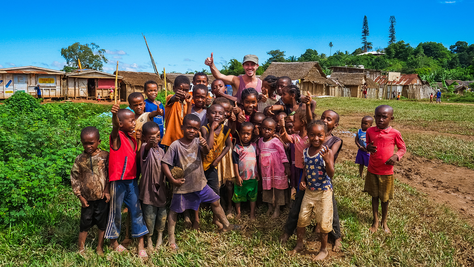 Avec les enfants Malagasys